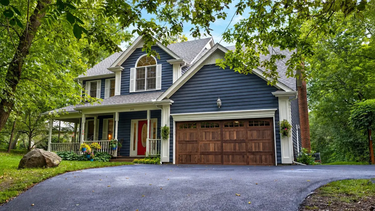 300 White Tail Lane