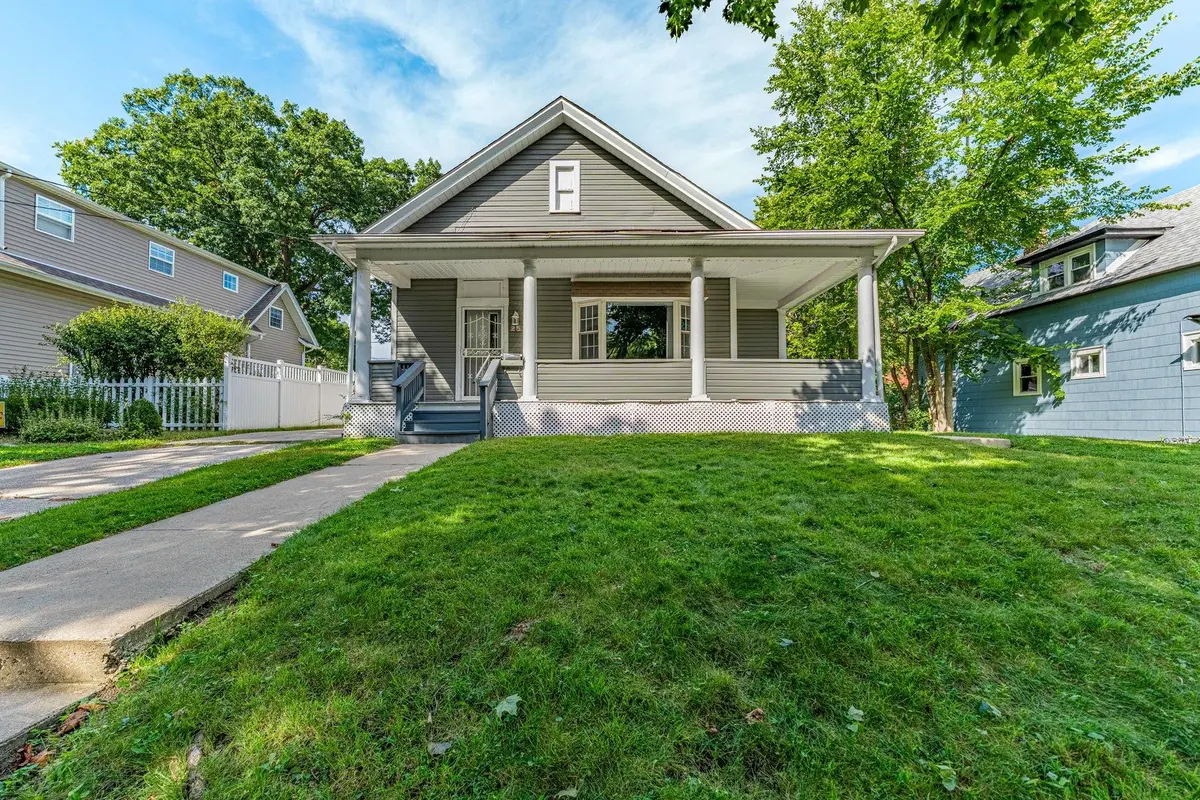 2520 Walnut Street