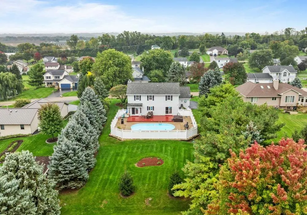3910 Mockingbird Lane