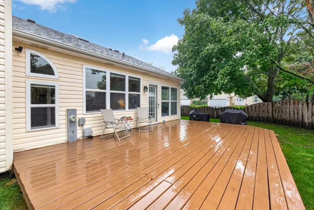 397 Meadowview Lane