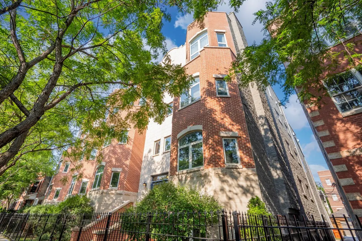 2625 N Ashland Avenue