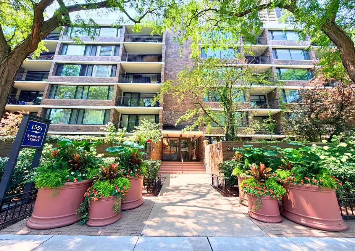 1555 N Sandburg Terrace