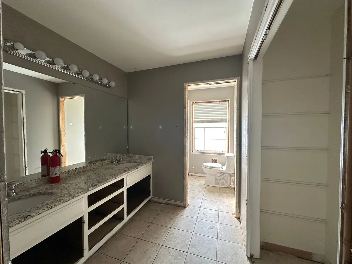 1225 Edward Road
