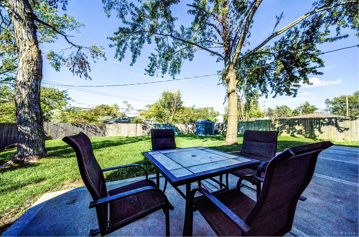 9416 Magnolia Avenue