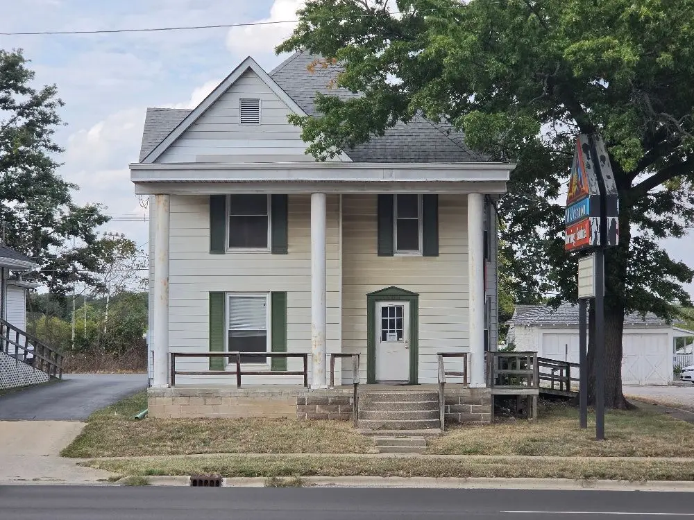 1808 Broadway Street