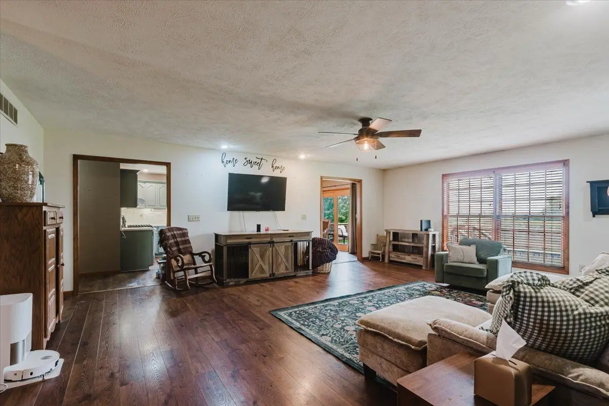 427 sunset Drive