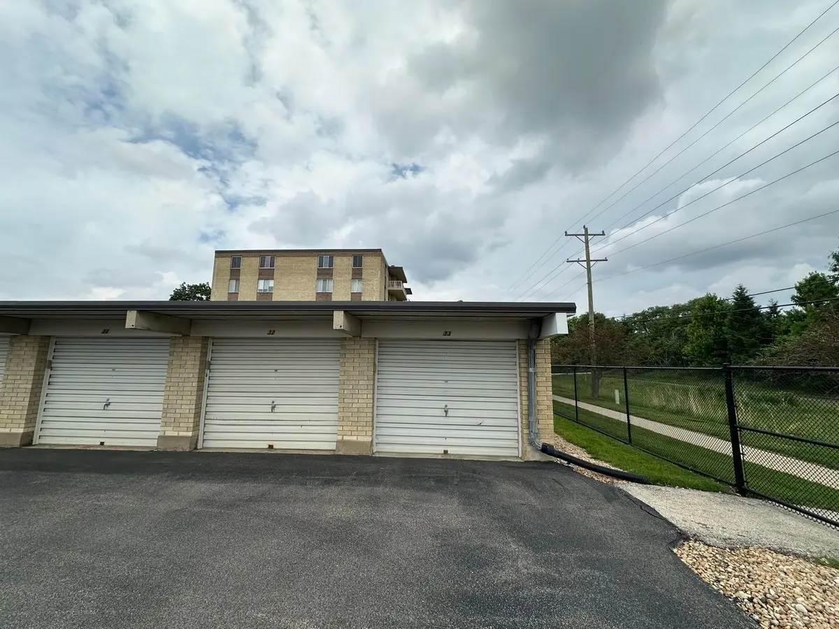 110 W Butterfield Road