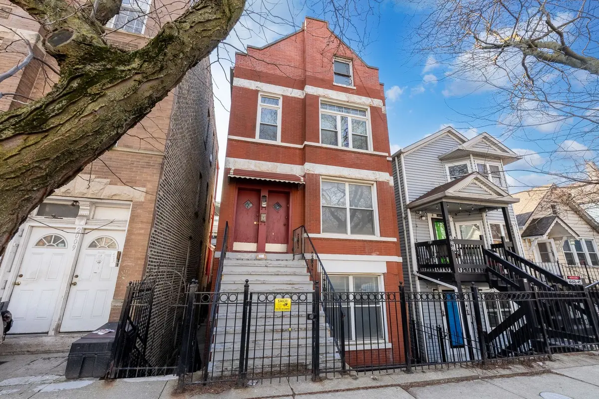 2011 W Cullerton Street