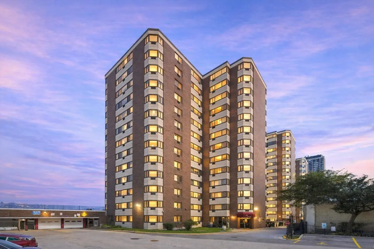7337 S South Shore Drive