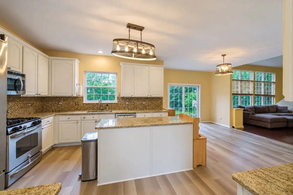 37103 N Bonnie Brae Road