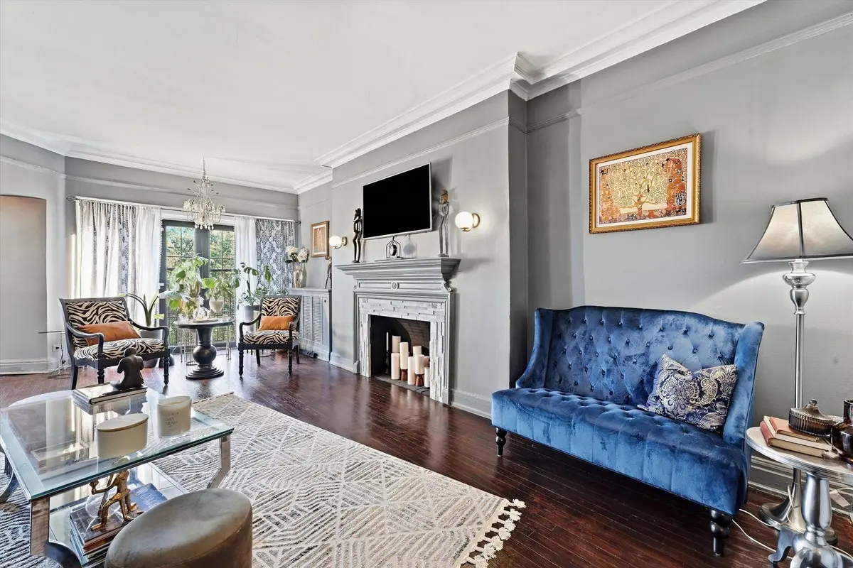 6844 S South Shore Drive