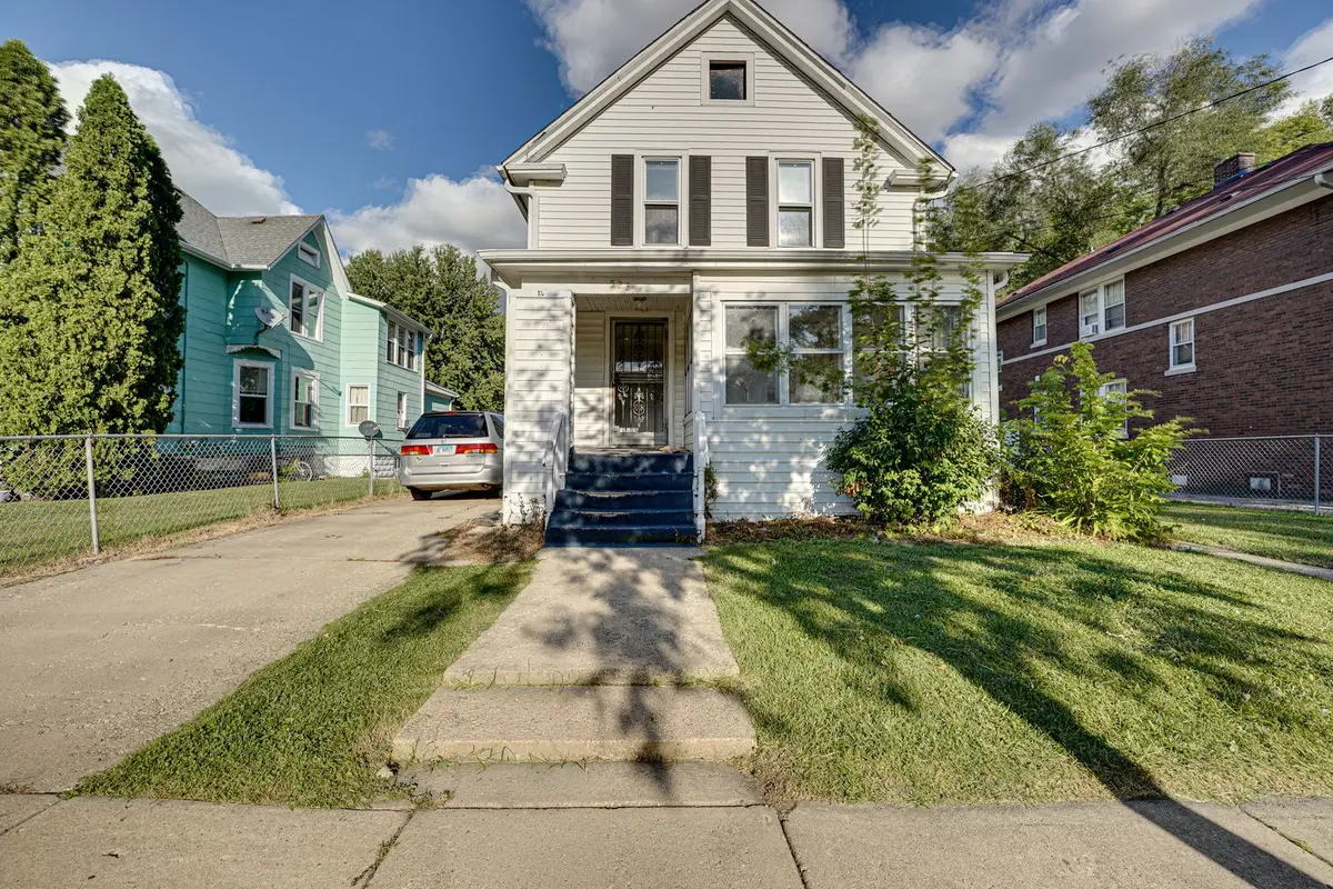 523 GRAND Avenue