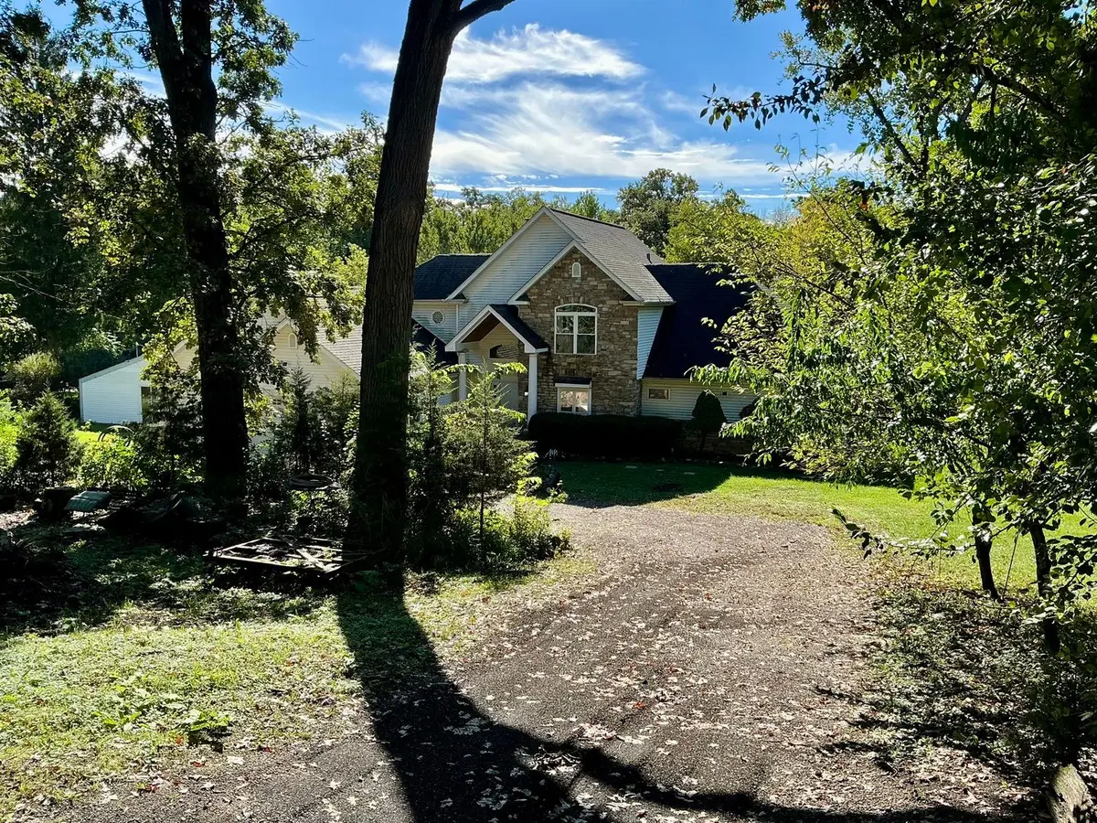 2119 Hillside Terrace