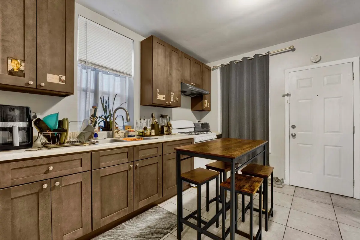 465 W 27th Street