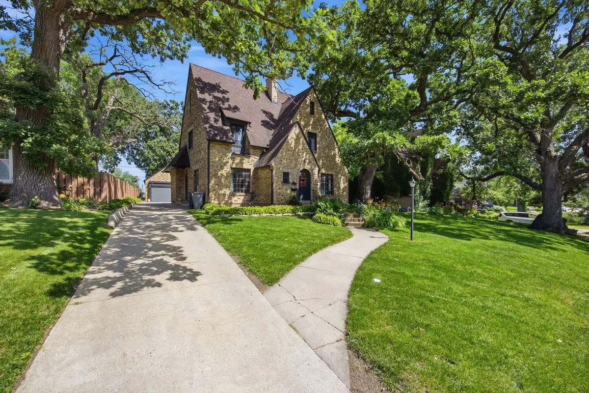 41 Hamilton Avenue