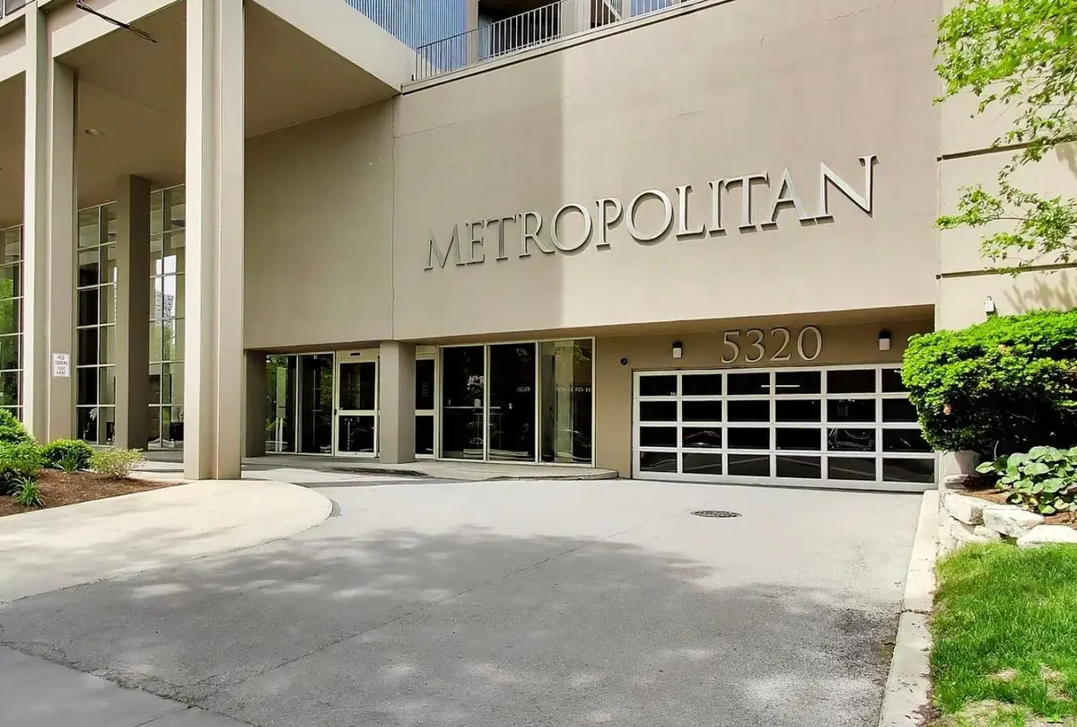 5320 N Sheridan Road