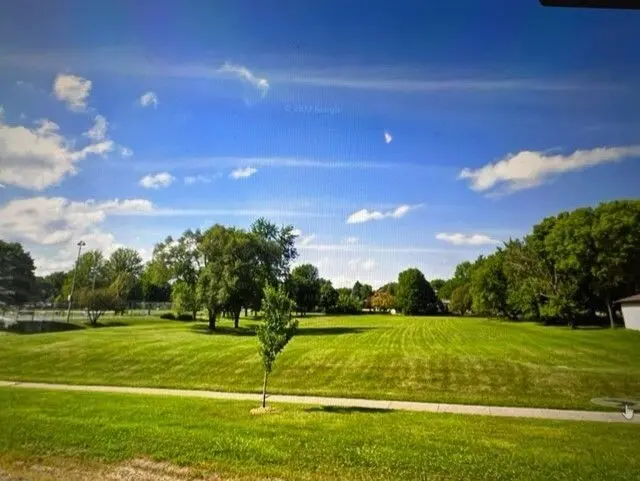 900 N Wolf Road