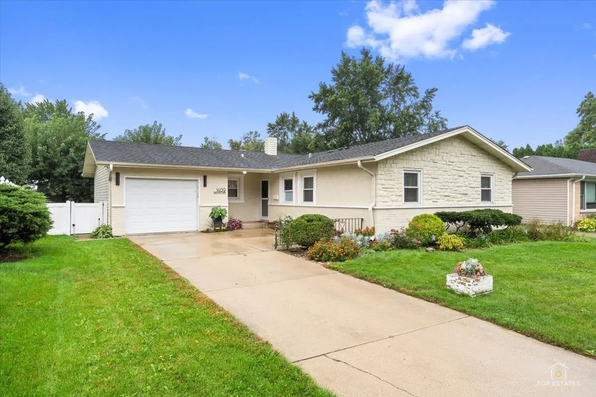 1409 W WILLOW Lane