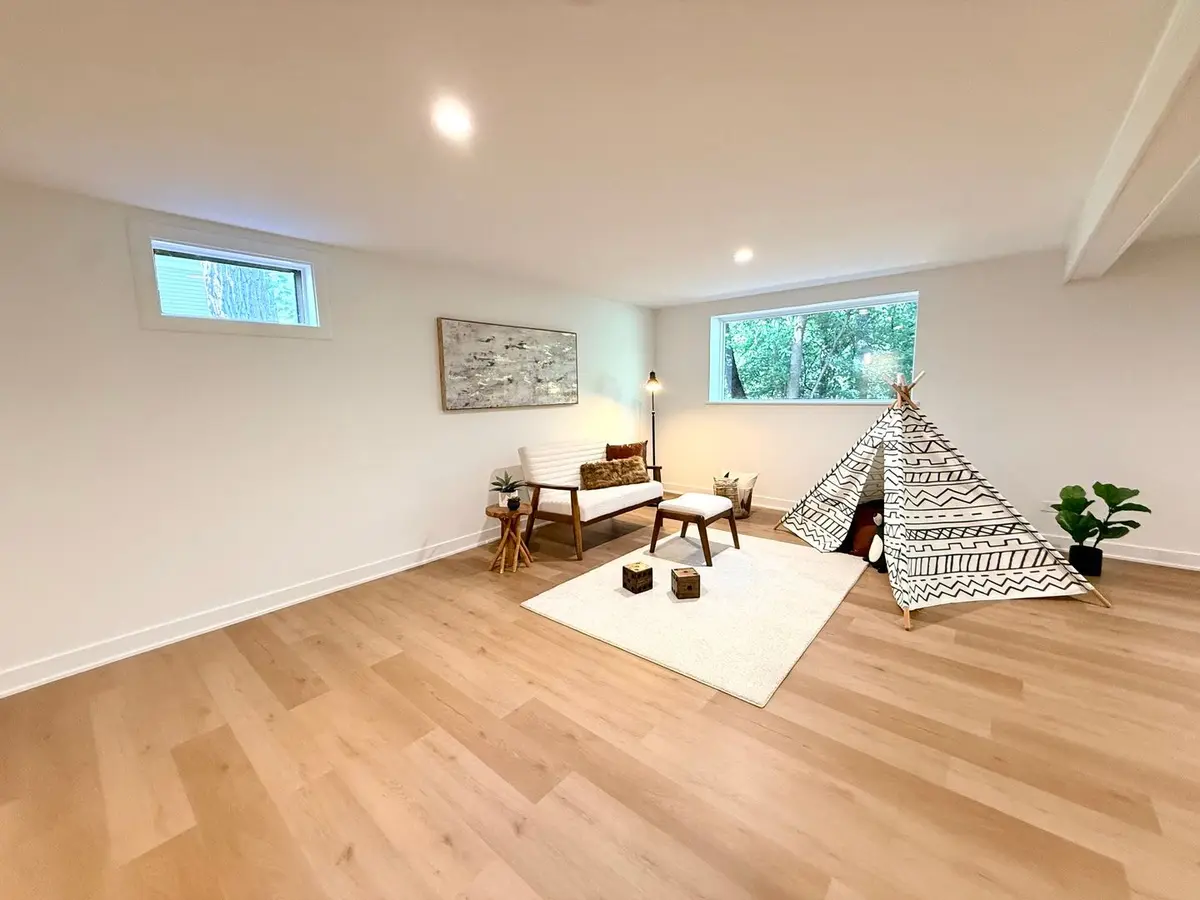 6814 Rhode Island Trail