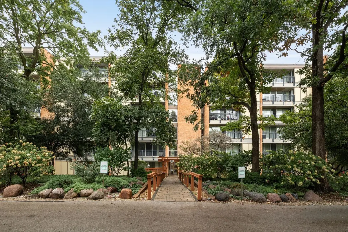 6010 Oakwood Drive