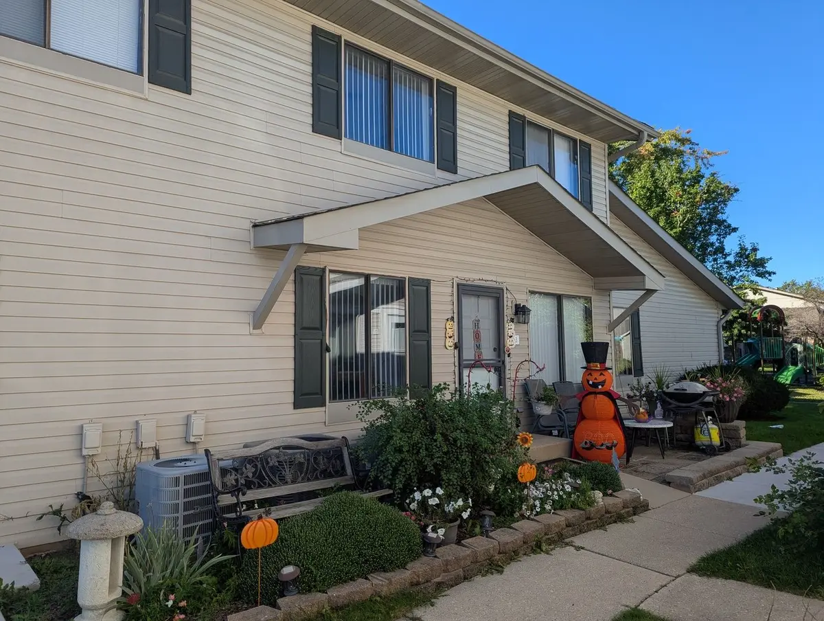 2S758 Winchester Circle