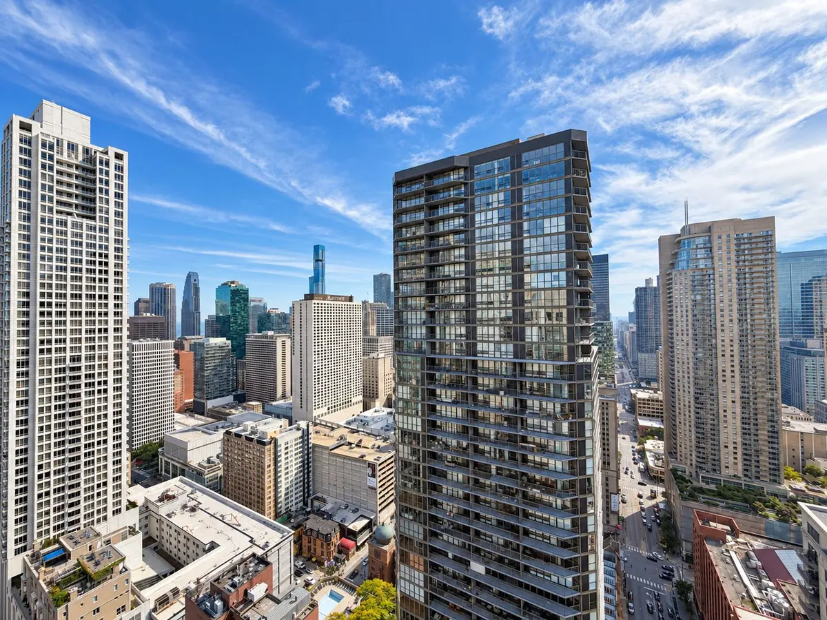2 E ERIE Street