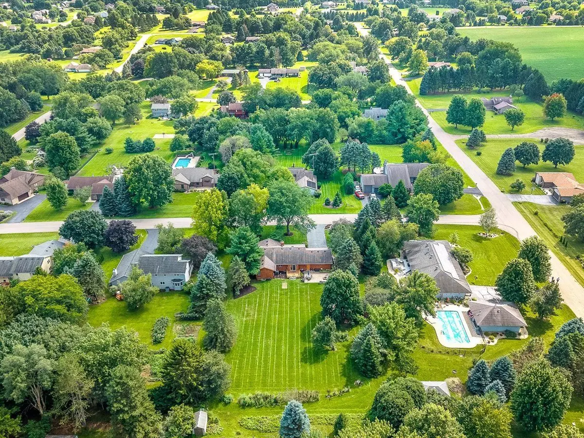 584 SUNNYFIELD Road