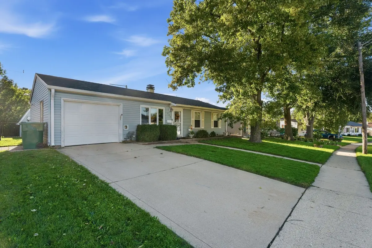 428 KENYON Avenue