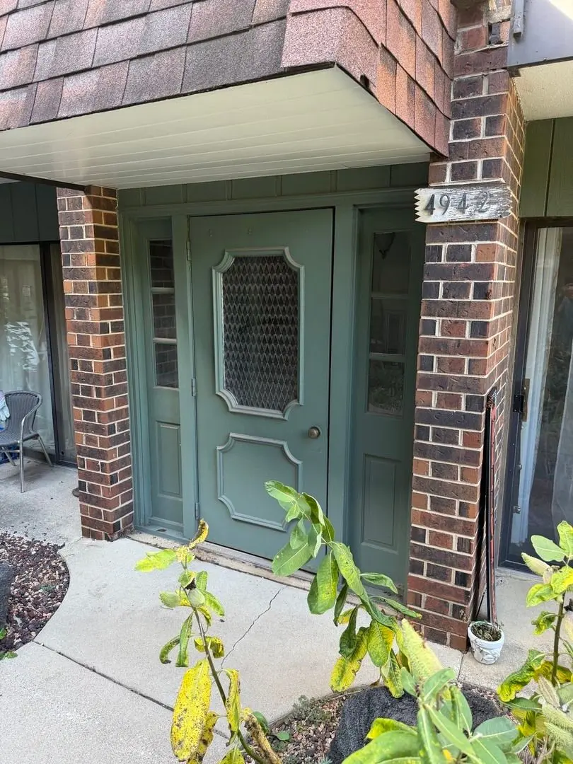 4942 Douglas Road