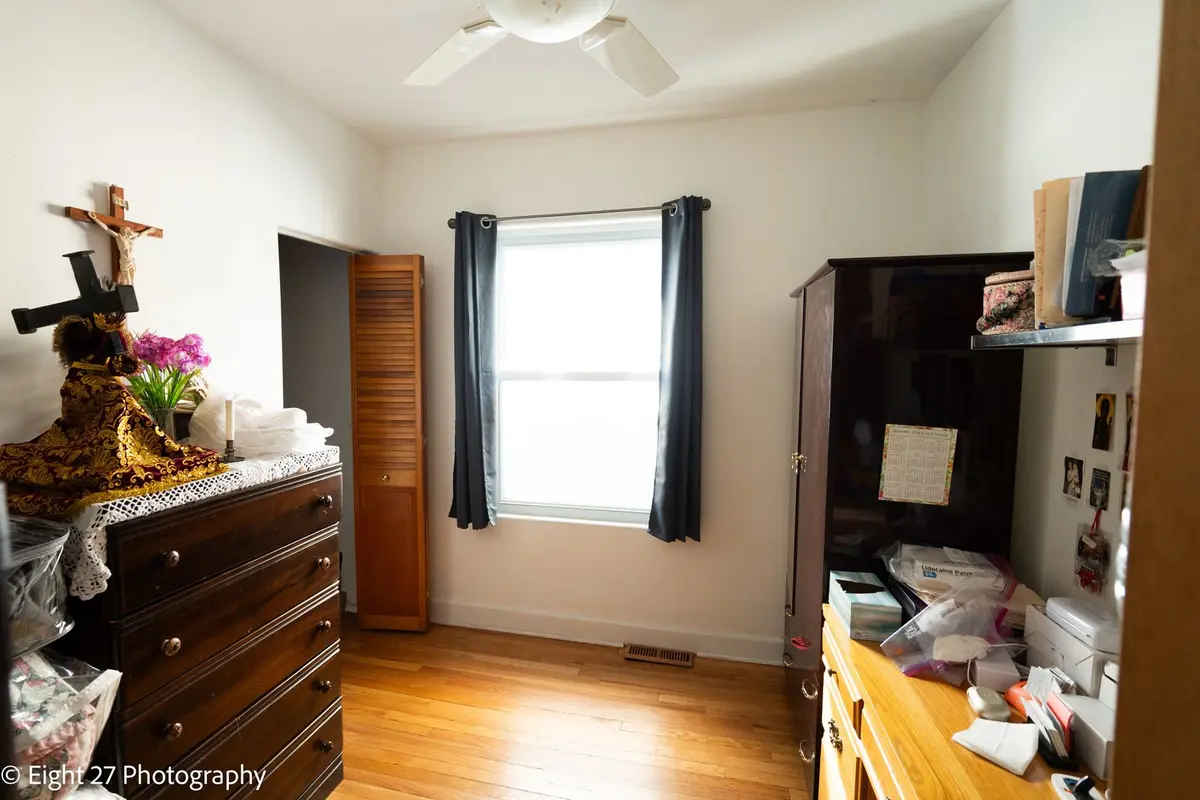 3240 S 52nd Court
