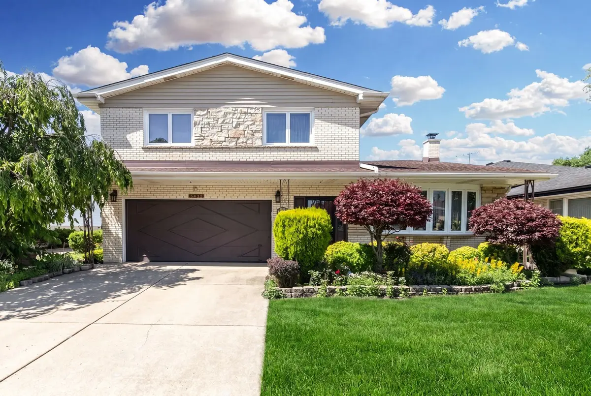 8432 W Amelia Drive