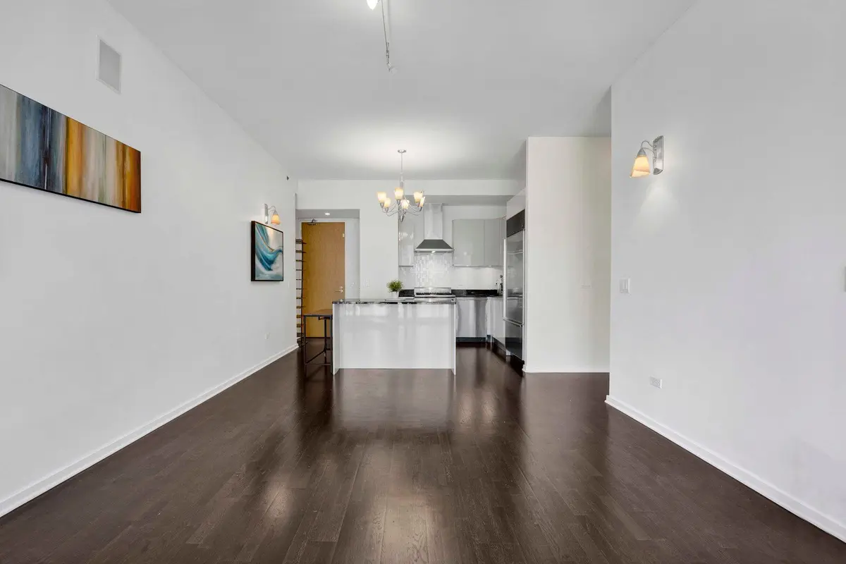 600 N Fairbanks Court