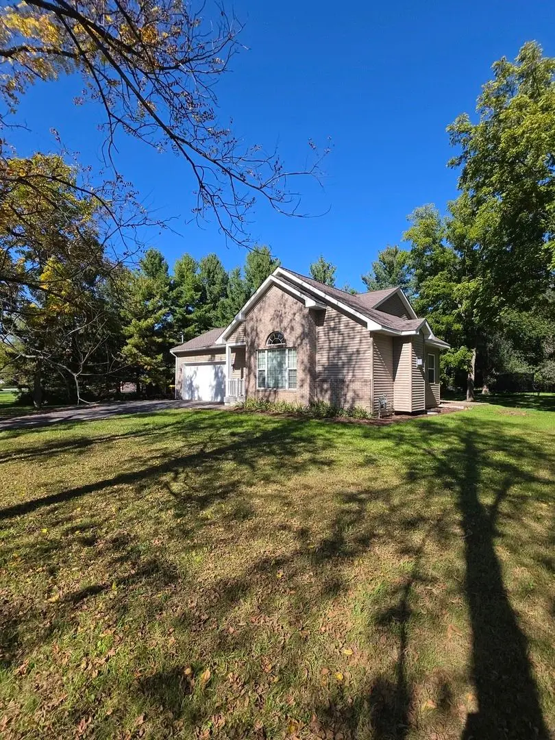 7108 Hillside Road
