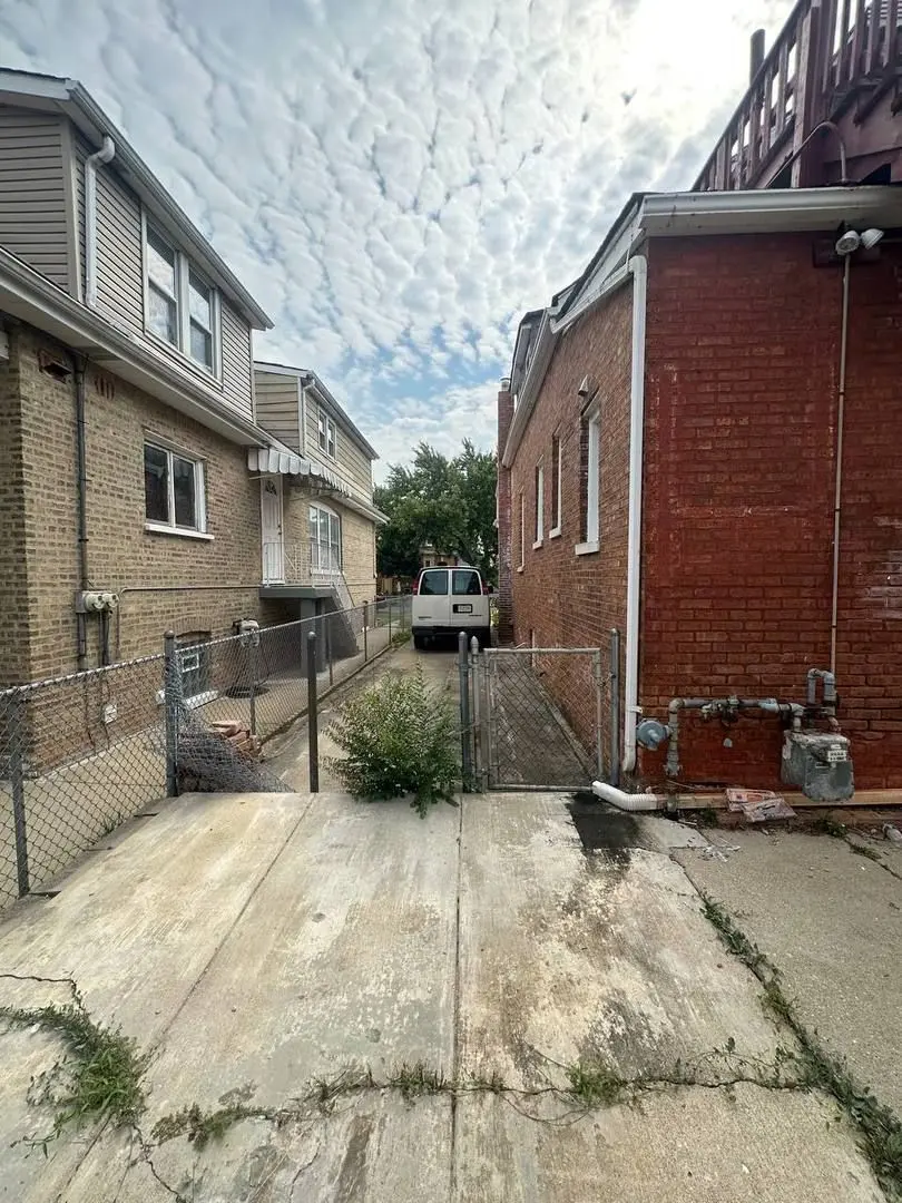 2840 N 74th Court