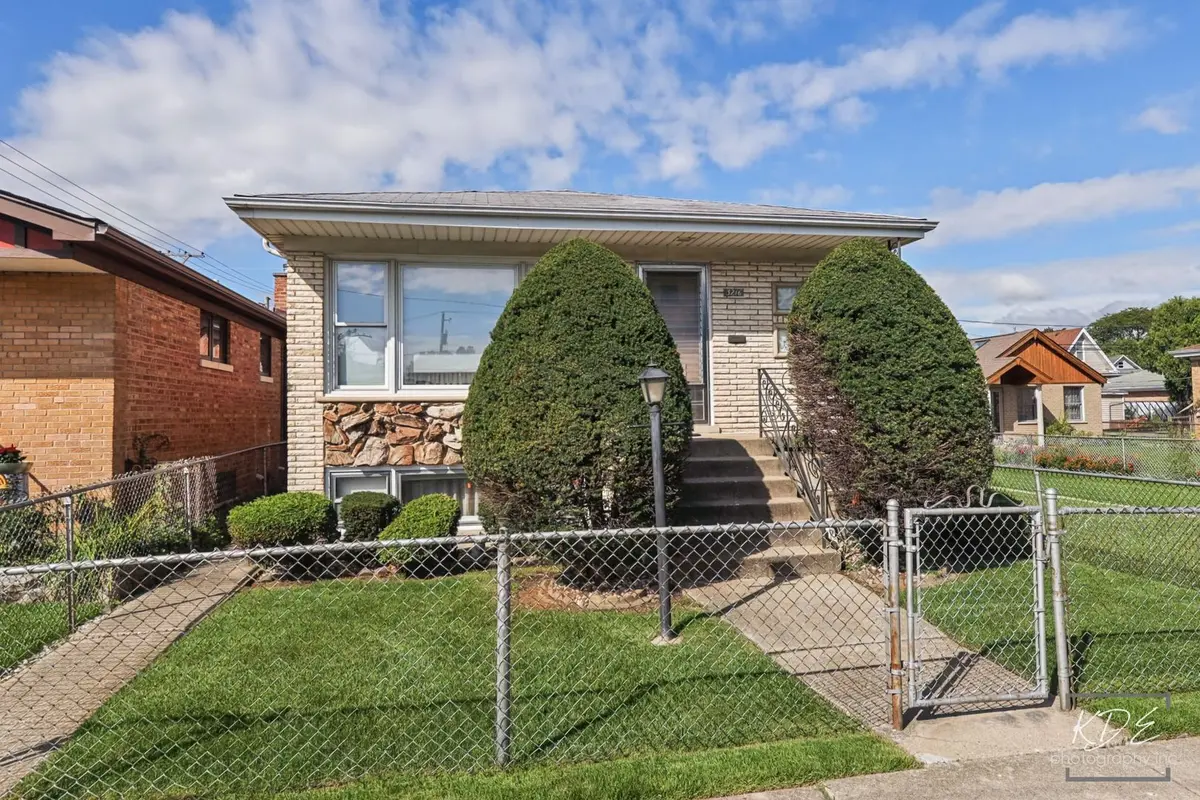3216 N Ottawa Avenue