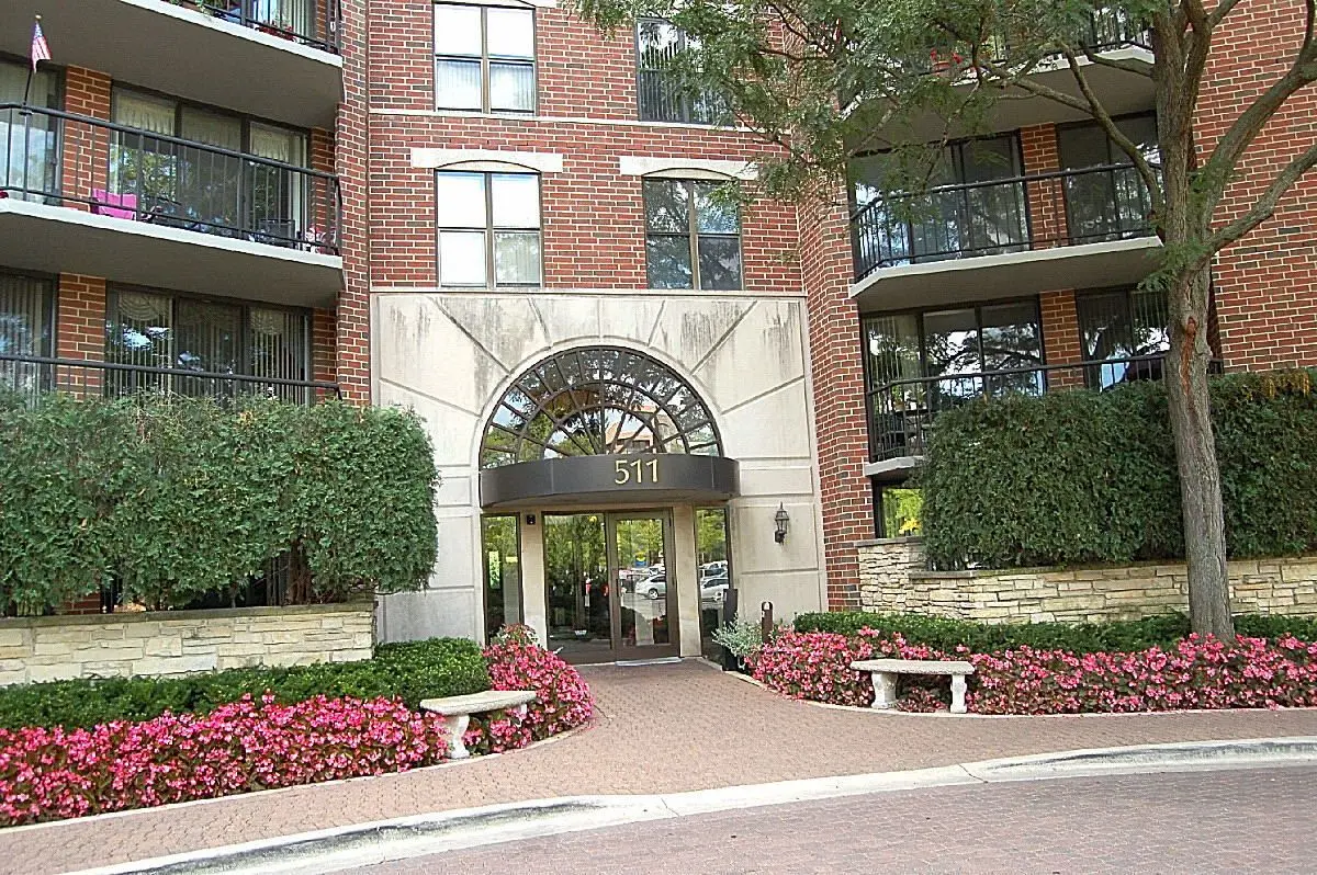 511 Aurora Avenue