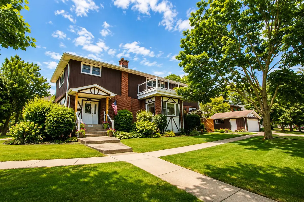 2269 W 109th Street