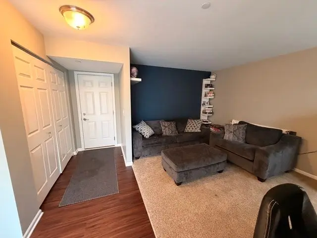2527 Huntleigh Lane