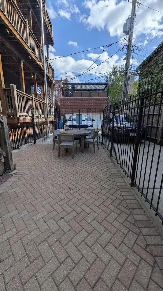 2850 N Seminary Avenue