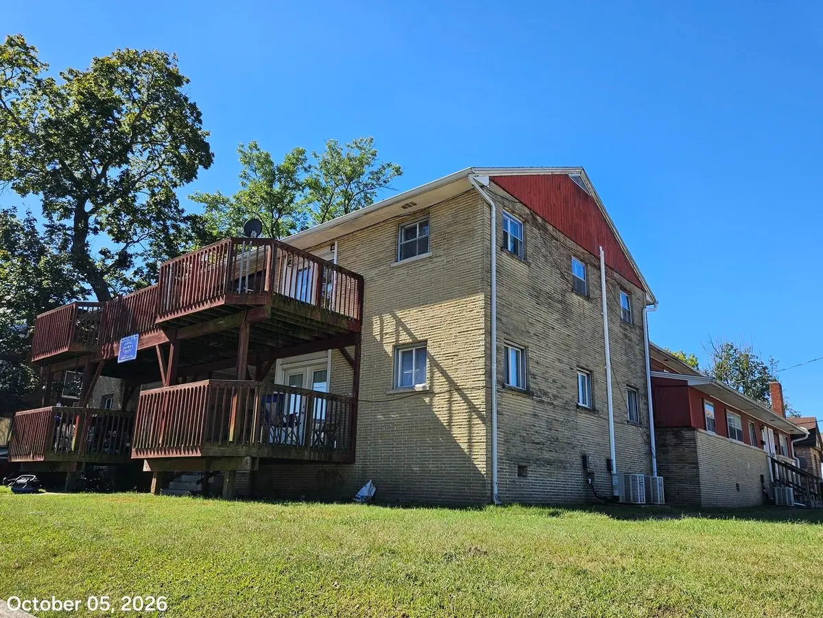 700 S Poplar Street