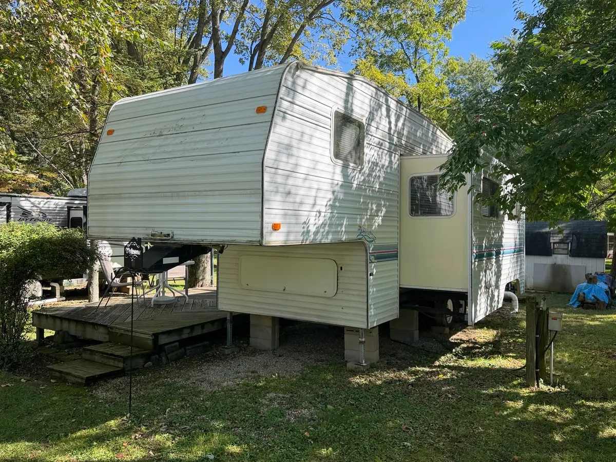 24-33 Woodhaven Lakes