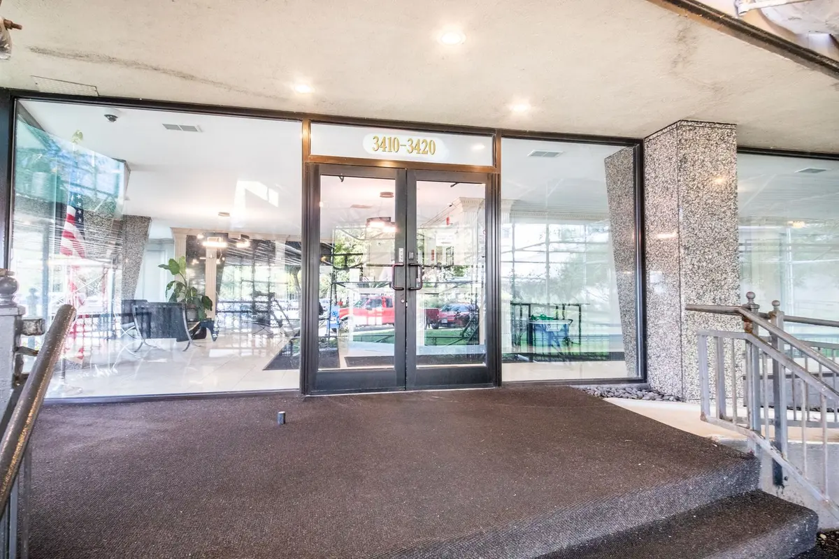 3410 N Lake Shore Drive
