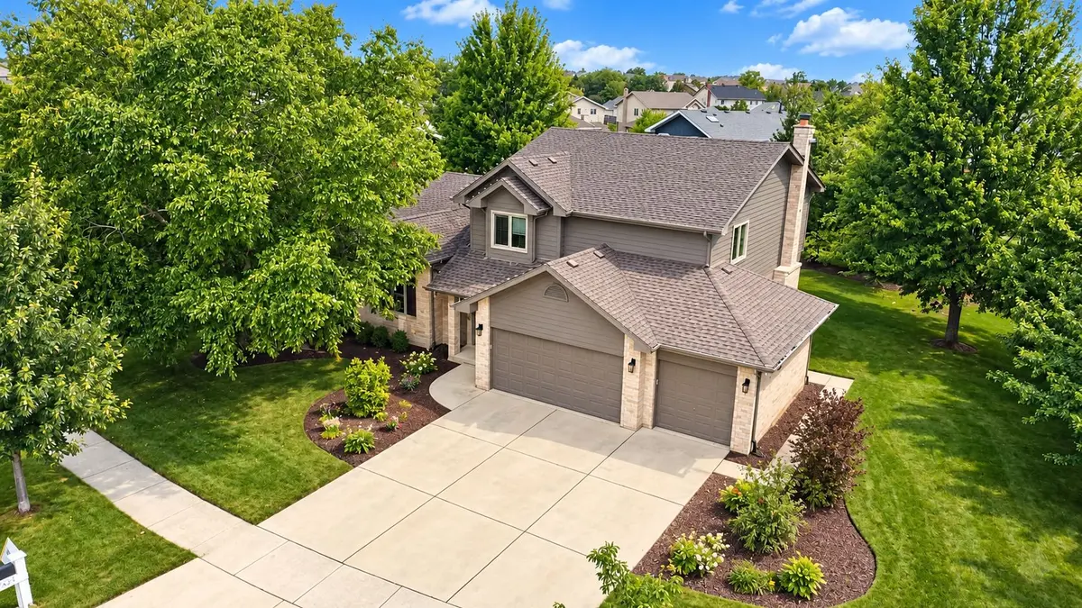 8424 Hollybrook Lane