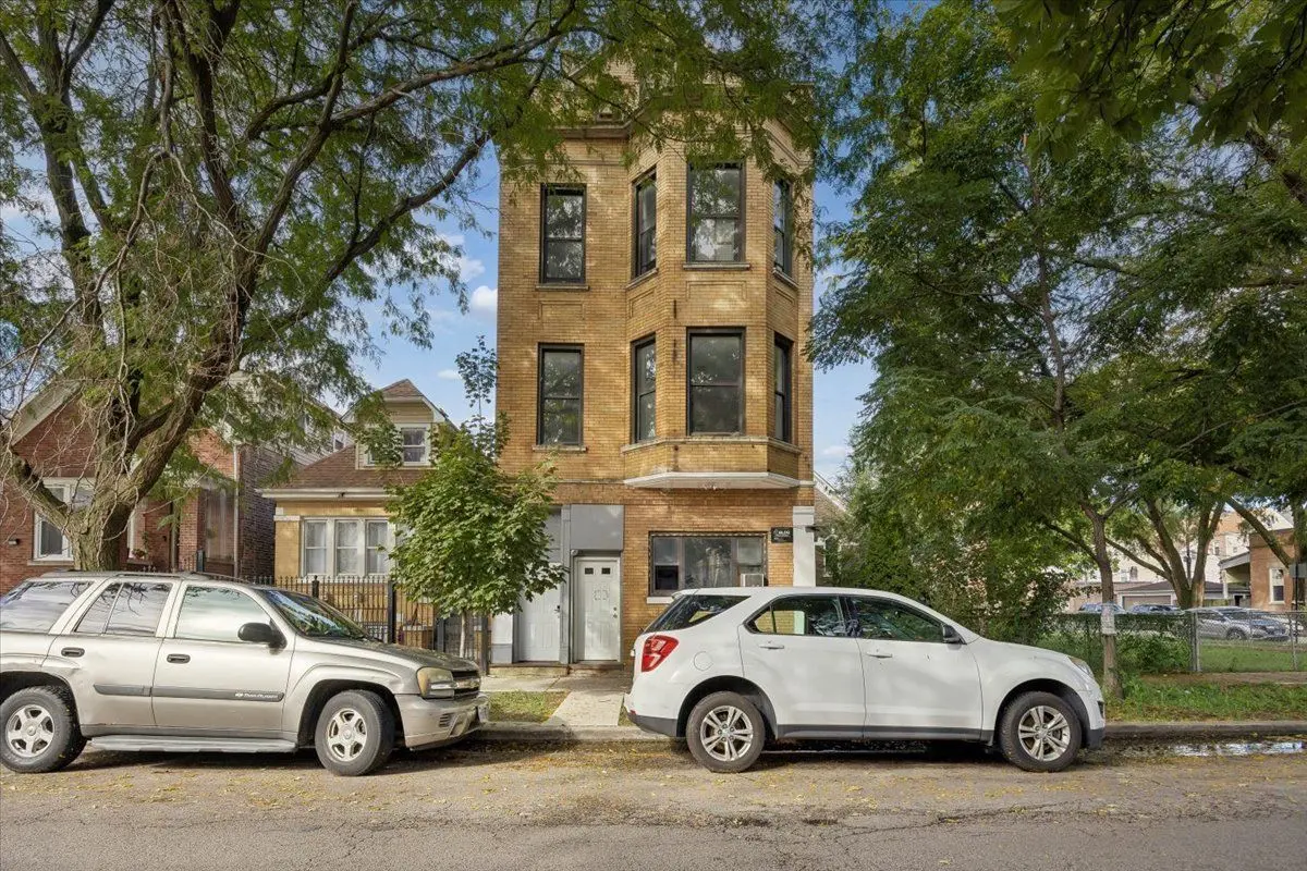 2706 S Saint Louis Avenue