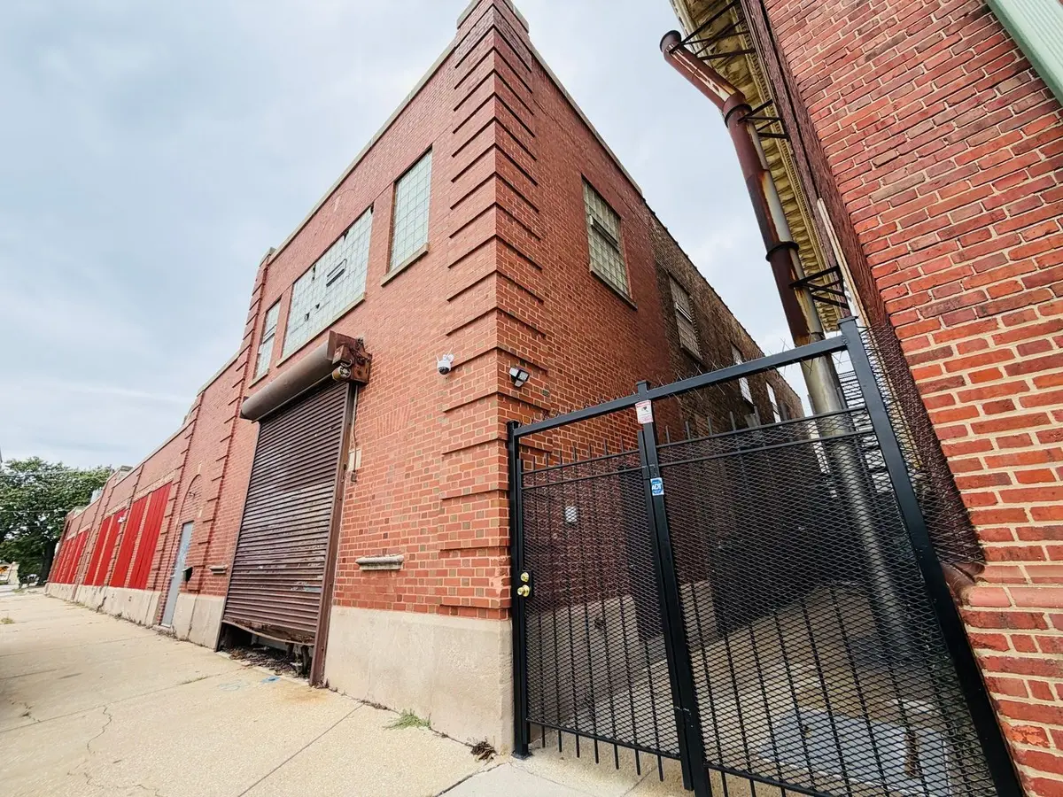 822 W Exchange Avenue