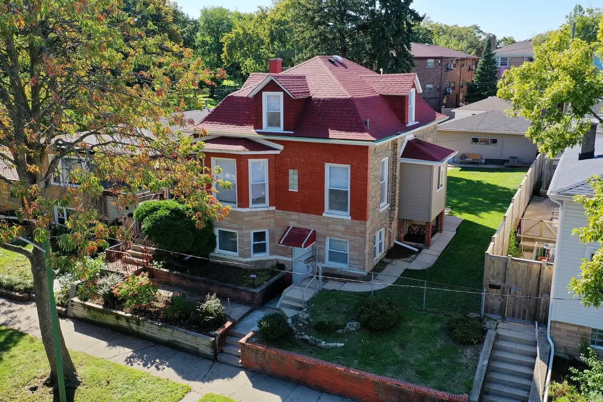 2608 N Merrimac Avenue