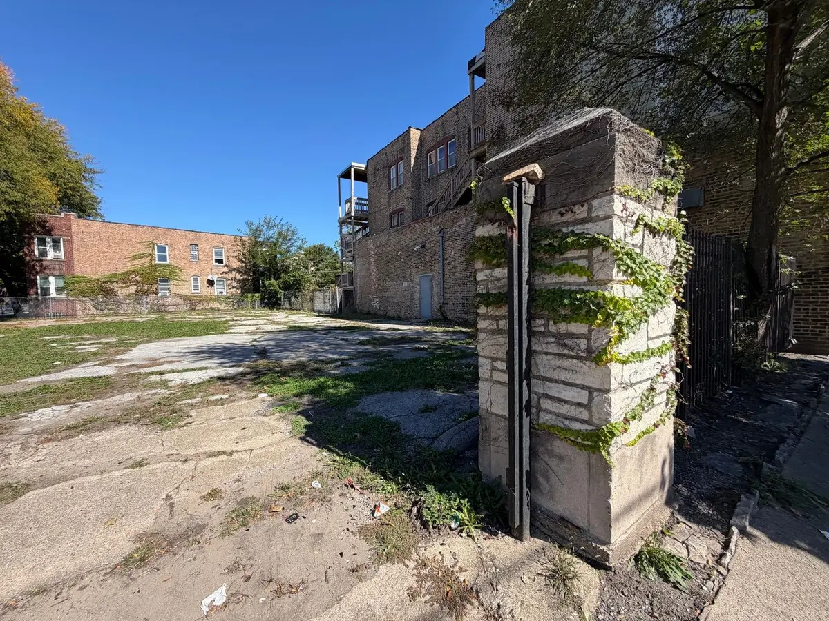970 E 79th Street