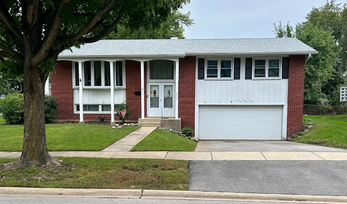 2727 Mitchell Drive