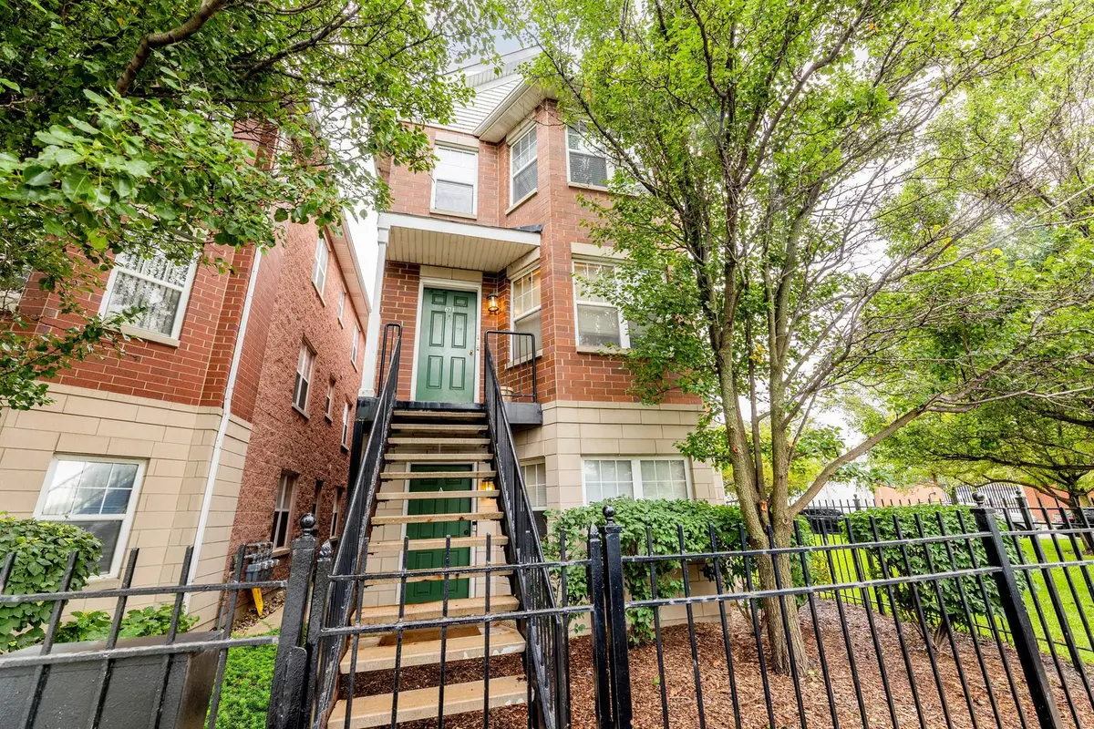 671 W Division Street