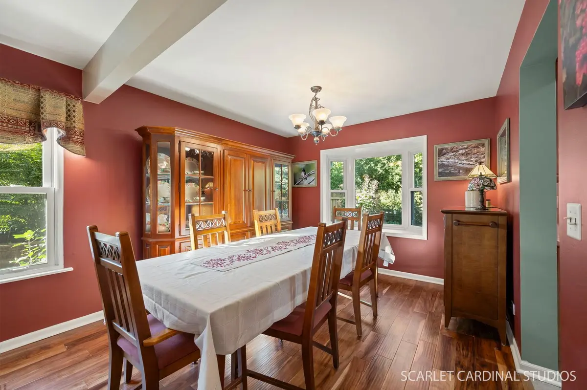 2S520 River Oaks Drive
